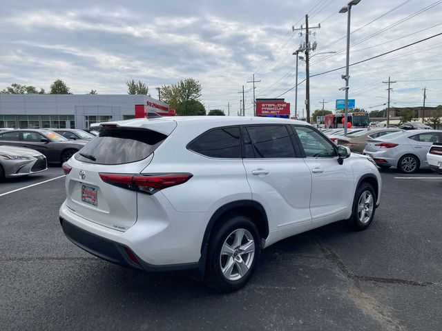 2022 Toyota Highlander LE