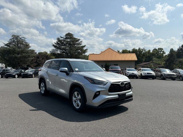 2022 Toyota Highlander LE