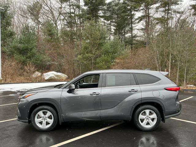 2022 Toyota Highlander LE