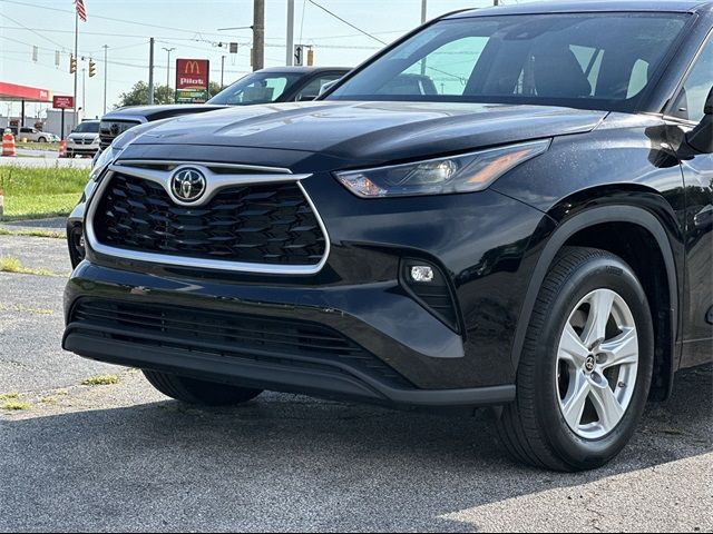 2022 Toyota Highlander LE