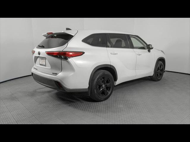 2022 Toyota Highlander LE