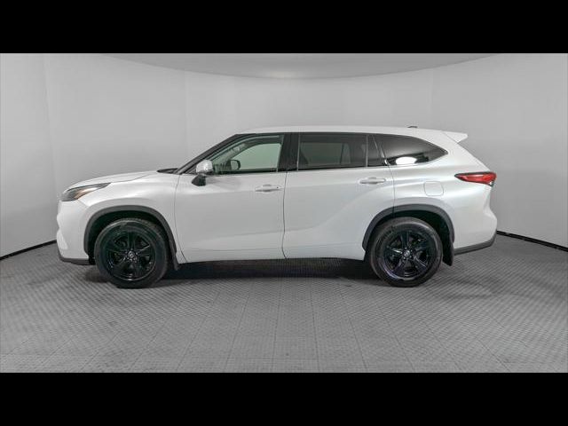 2022 Toyota Highlander LE