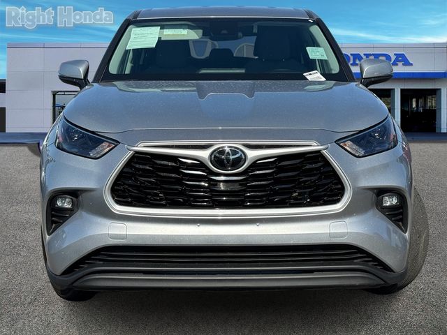 2022 Toyota Highlander LE