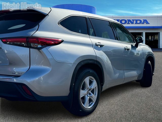 2022 Toyota Highlander LE