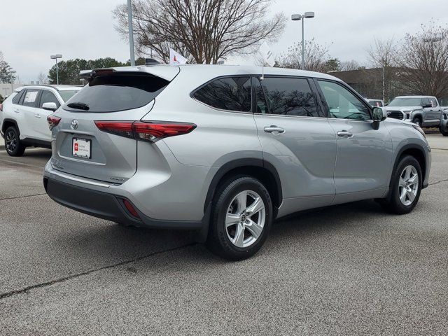 2022 Toyota Highlander LE