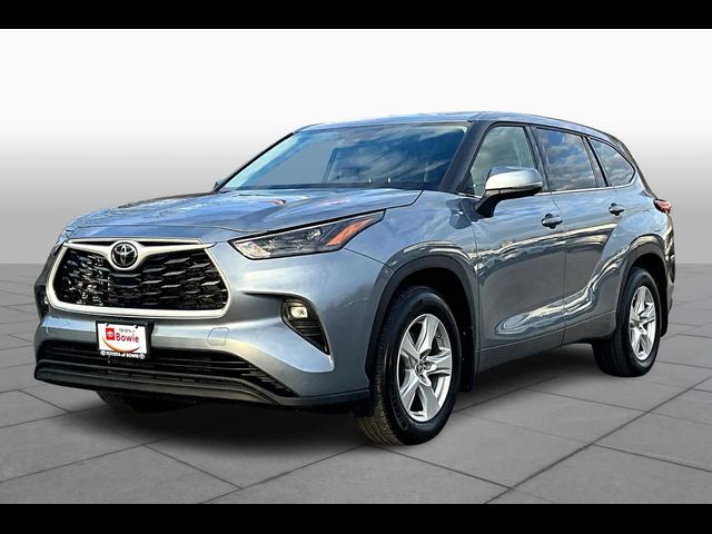 2022 Toyota Highlander LE