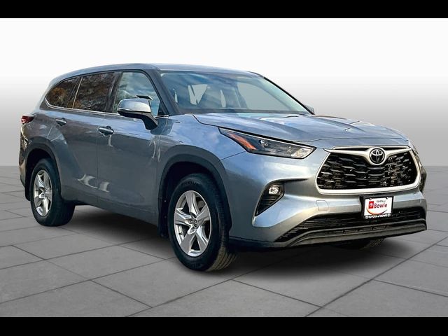 2022 Toyota Highlander LE