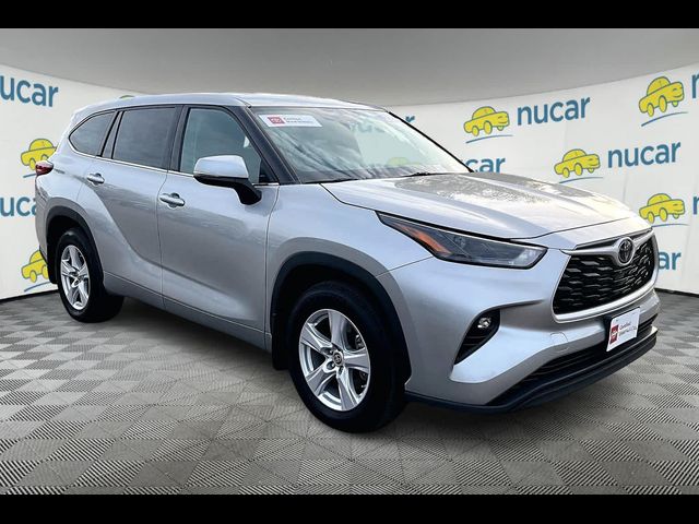 2022 Toyota Highlander LE