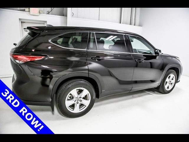 2022 Toyota Highlander LE