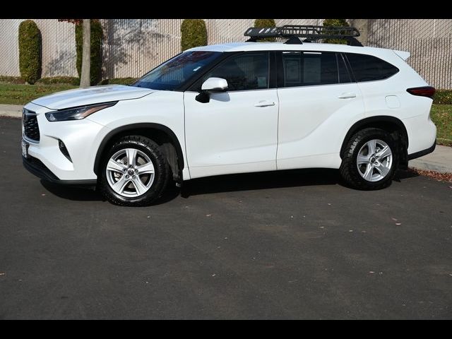 2022 Toyota Highlander LE