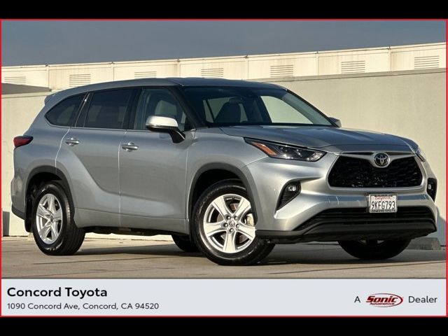 2022 Toyota Highlander LE