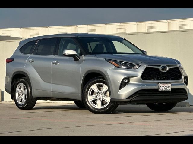 2022 Toyota Highlander LE