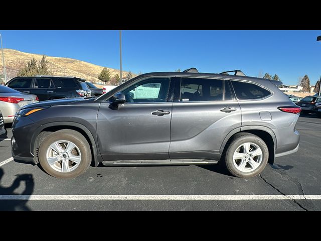 2022 Toyota Highlander LE