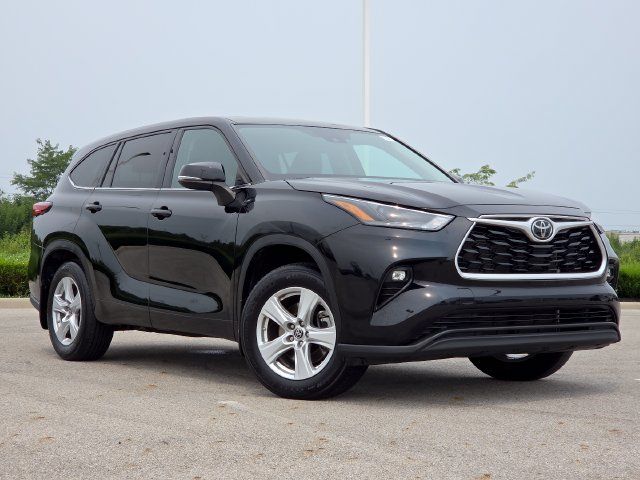 2022 Toyota Highlander LE