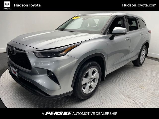 2022 Toyota Highlander LE