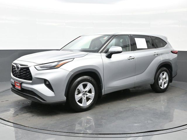 2022 Toyota Highlander LE