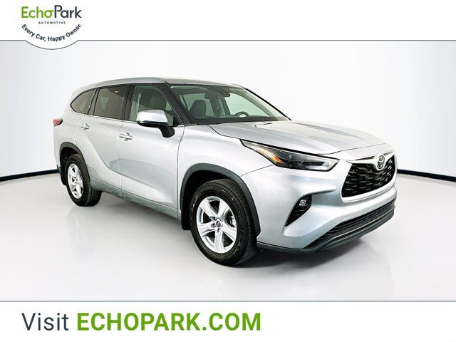 2022 Toyota Highlander LE