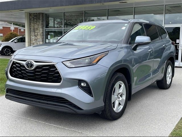 2022 Toyota Highlander LE