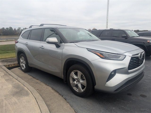 2022 Toyota Highlander LE