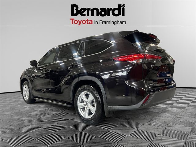 2022 Toyota Highlander LE