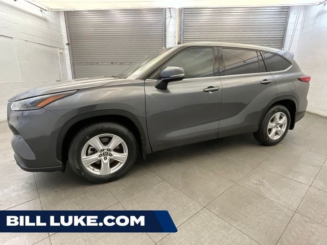 2022 Toyota Highlander LE