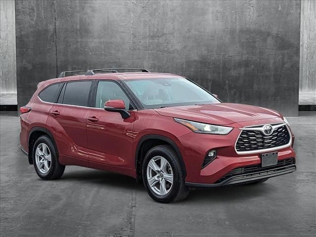 2022 Toyota Highlander LE