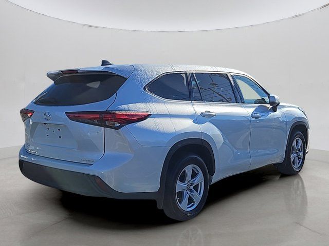 2022 Toyota Highlander LE