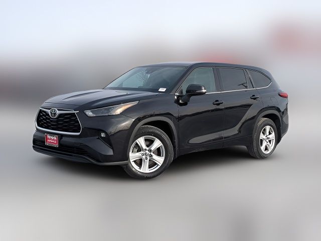 2022 Toyota Highlander LE