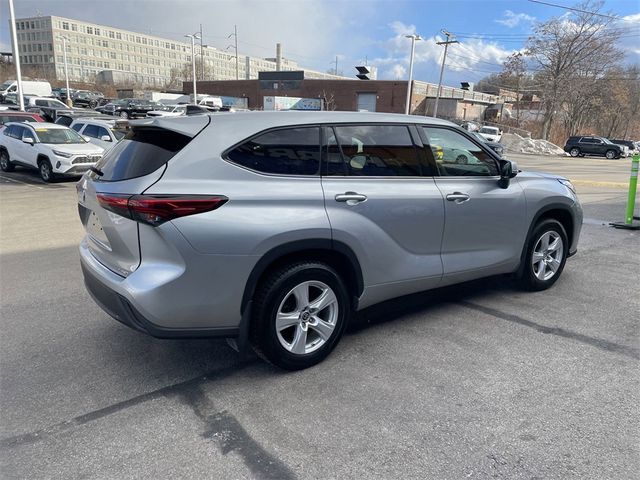 2022 Toyota Highlander LE