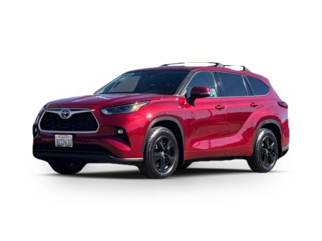 2022 Toyota Highlander LE