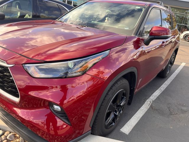 2022 Toyota Highlander LE