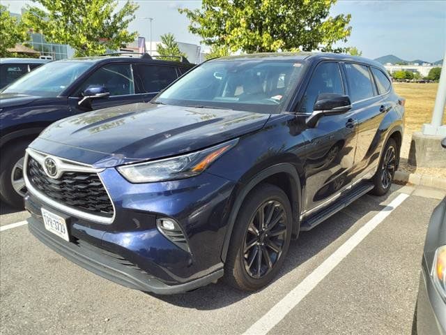 2022 Toyota Highlander LE