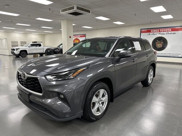 2022 Toyota Highlander LE