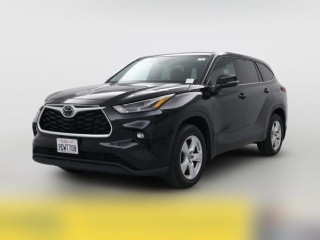 2022 Toyota Highlander LE
