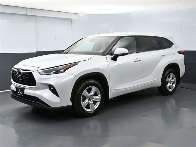 2022 Toyota Highlander LE