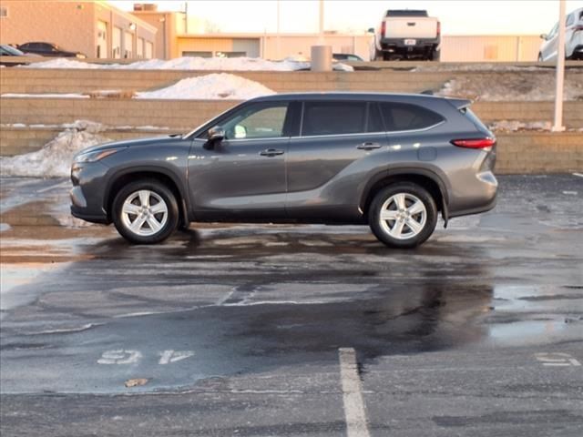 2022 Toyota Highlander LE