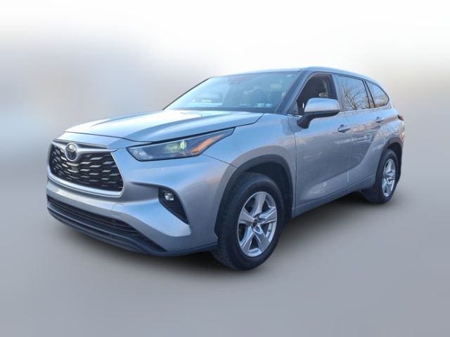 2022 Toyota Highlander LE