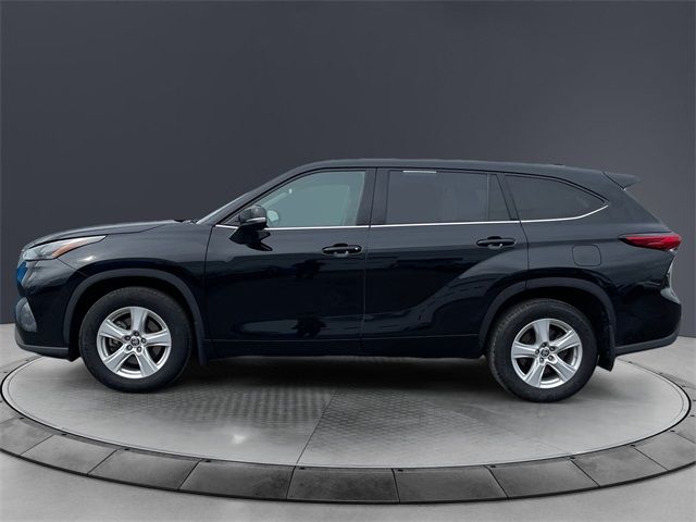 2022 Toyota Highlander LE