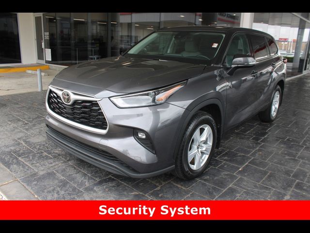 2022 Toyota Highlander LE