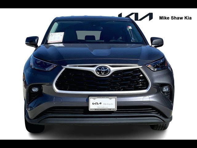 2022 Toyota Highlander LE