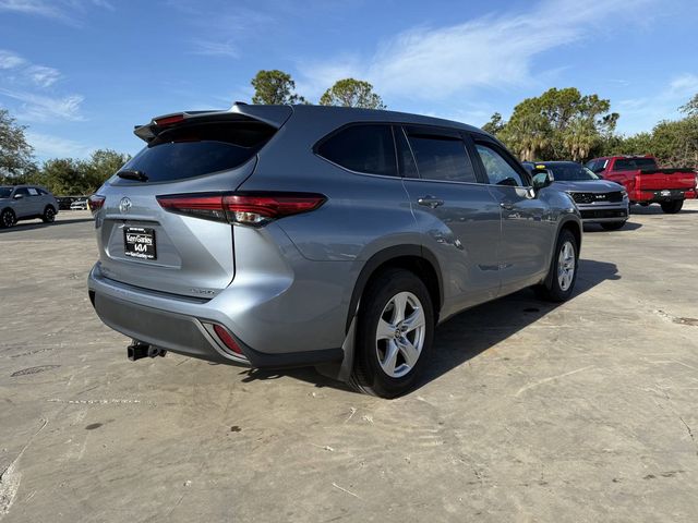 2022 Toyota Highlander LE