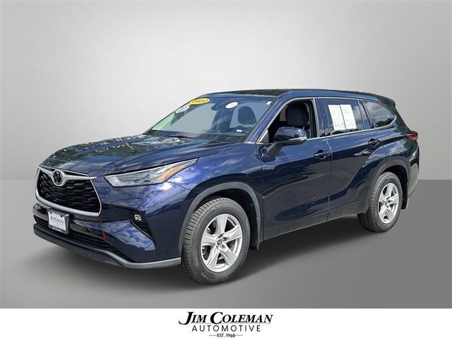 2022 Toyota Highlander LE