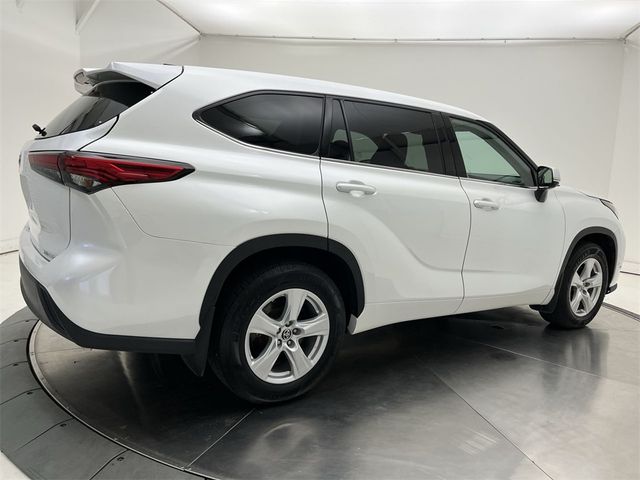 2022 Toyota Highlander LE