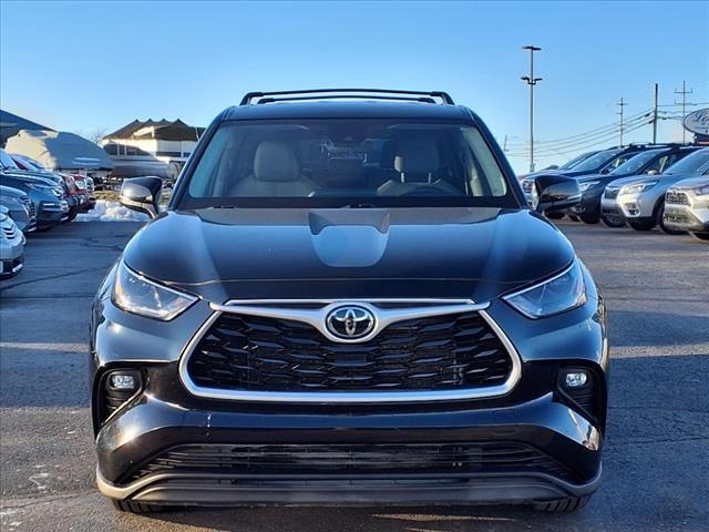 2022 Toyota Highlander LE