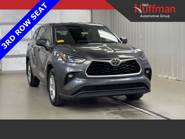 2022 Toyota Highlander LE