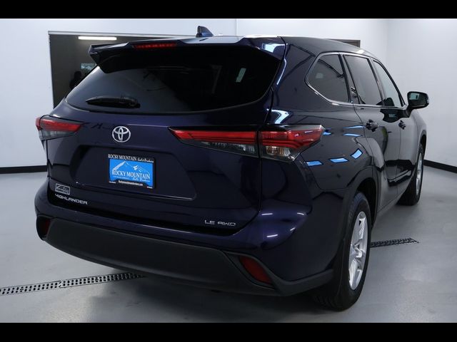 2022 Toyota Highlander LE