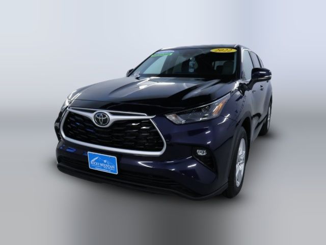 2022 Toyota Highlander LE