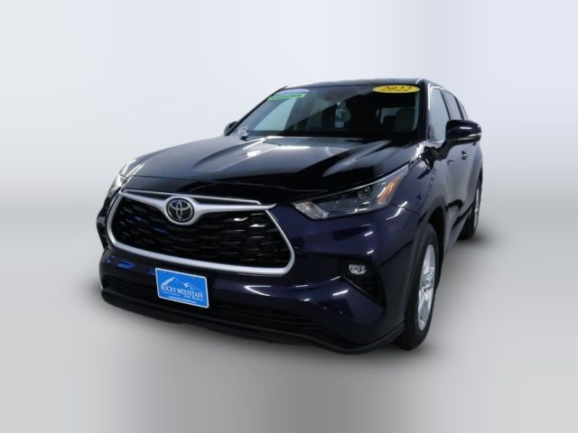 2022 Toyota Highlander LE