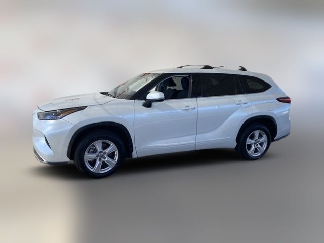 2022 Toyota Highlander LE