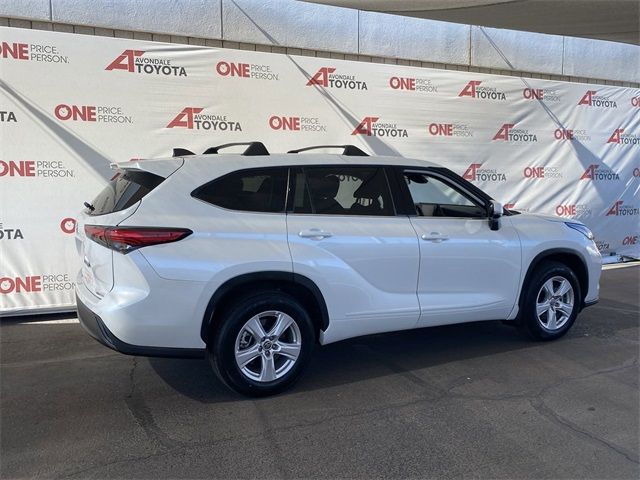 2022 Toyota Highlander LE